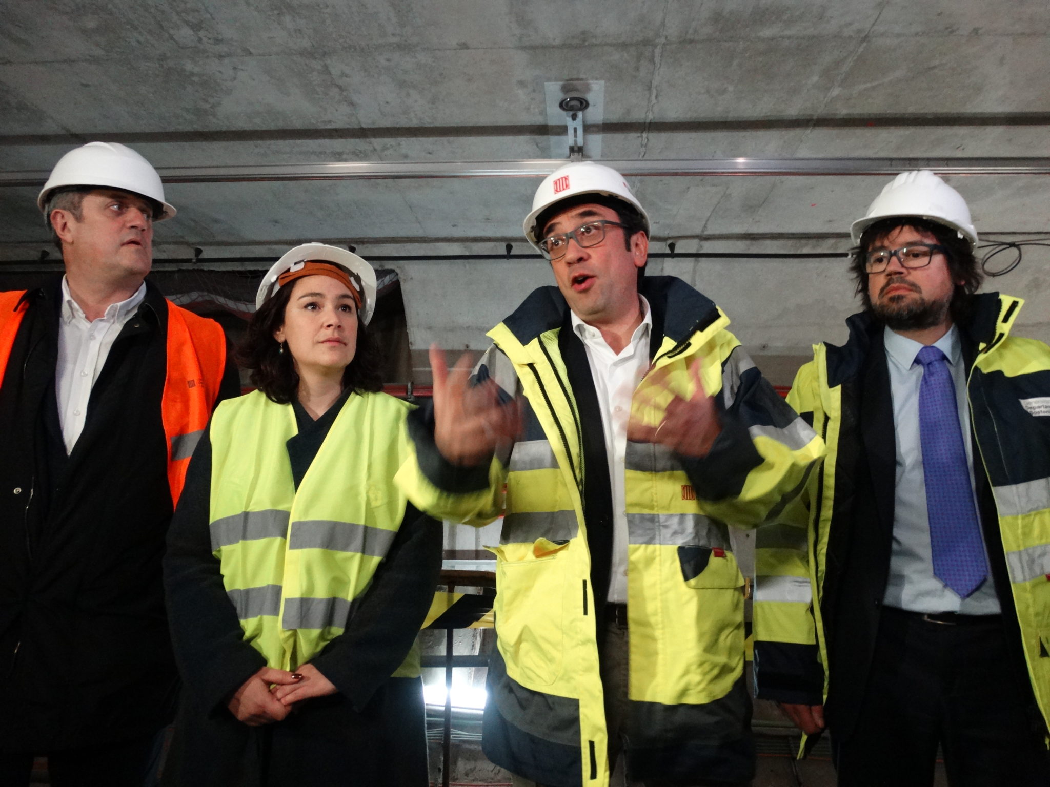 El Conseller Josep Rull i la Regidora del districte Laura Pérez amb els tècnics.
