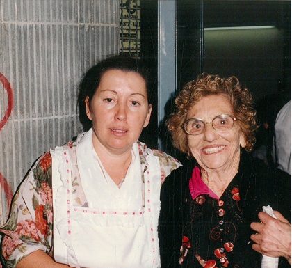 L’Angeleta, la castanyera més popular de la Marina