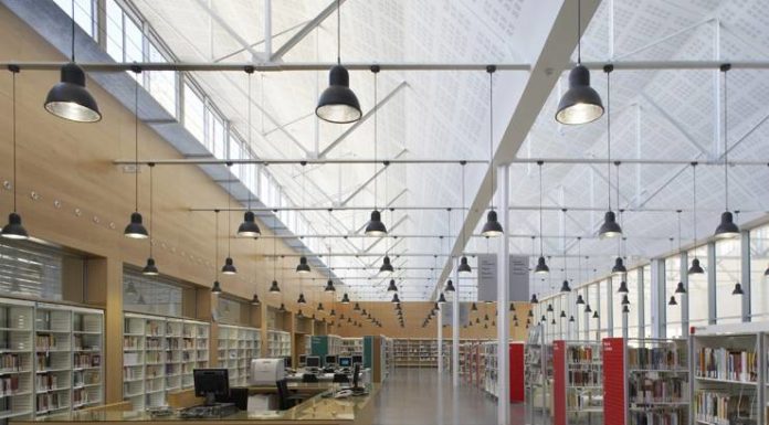 Tancament per vacances de la Biblioteca Francesc Candel