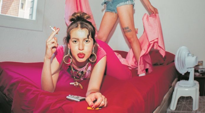 Ser LGTBI+ al barri: “Valentina i la noche” un curtmetratge rodat a la Marina