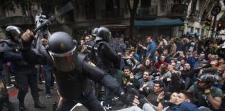 1-O, un any després