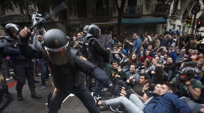 1-O, un any després