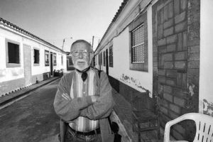 Una exposició homenatja l’obra i el compromís de Paco Candel amb el seu barri
