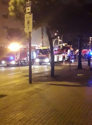 Es declara un incendi a un restaurant del carrer del Foc