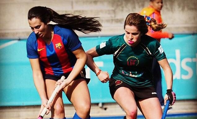 Carmen Dos Santos, veïna del barri, és jugadora d’hoquei herba al F.C.Barcelona des dels 8 anys