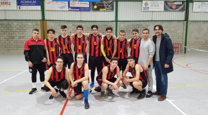 El junior del CE La Marina segueix guanyant i manté la seva primera posició a la Lliga