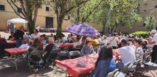 El centre de dones Àncora organitza un diumenge de paella amb havaneres i rom cremat Festa centre de dones Àncora