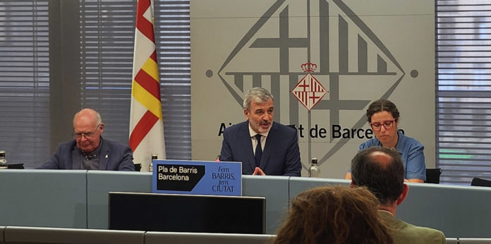 Jaume Collboni a la presentació del Pla de Barris