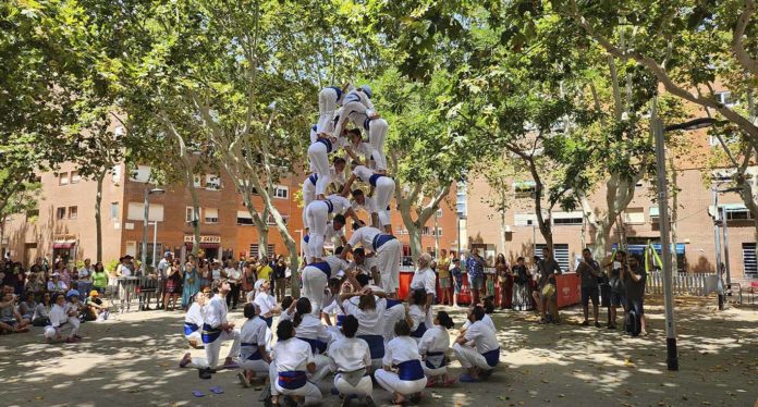 Falcons de Vilanova a la plaça Falset