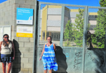 Famílies de l’Enric Granados denuncien la retirada de la figura de suport social a l’inici de curs