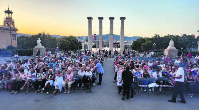 Una màgica nit d’havaneres enlluerna les Fonts de Montjuïc