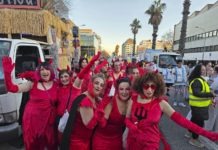 La Marina vibra amb la rua de Carnestoltes