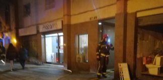 Incendi a la cuina d’un habitatge al carrer Ferrocarrils Catalans