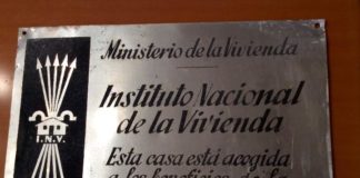 L’Ajuntament dona llum verda a la retirada de plaques franquistes a la ciutat