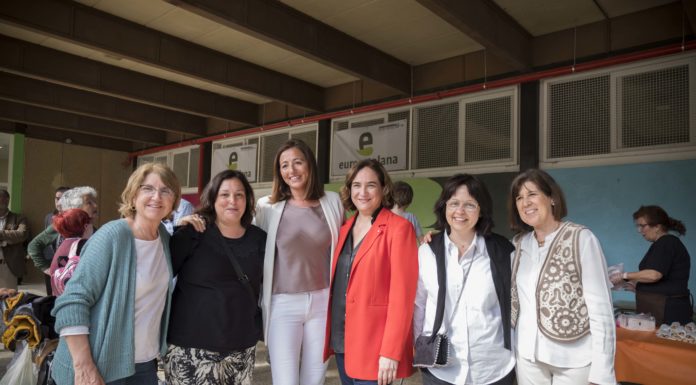 Ada Colau visita l’Escola Can Clos a la jornada de portes obertes