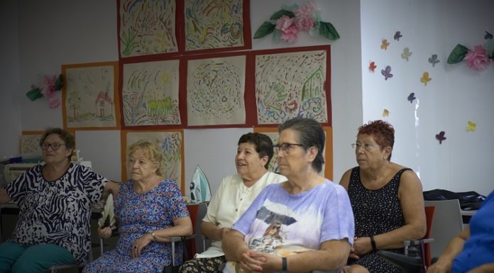 Xerrades sobre música i Alzheimer als barris de Sants-Montjuïc