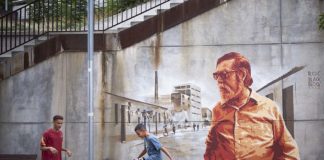 La noia de l’escala B