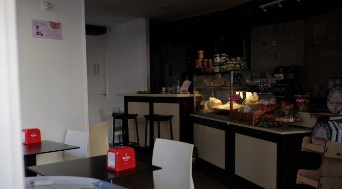 El comerç de la Marina es planta contra el preu de la llum