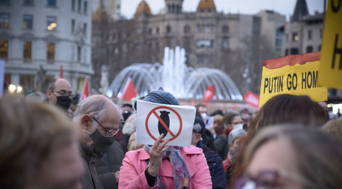 Les veus que s’alcen a Barcelona contra la barbàrie de Putin