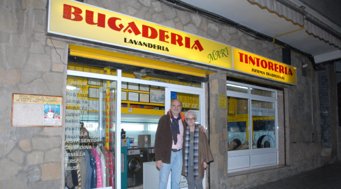 La Bugaderia-tintoreria Mari tanca després més de 45 anys de negoci a la Marina