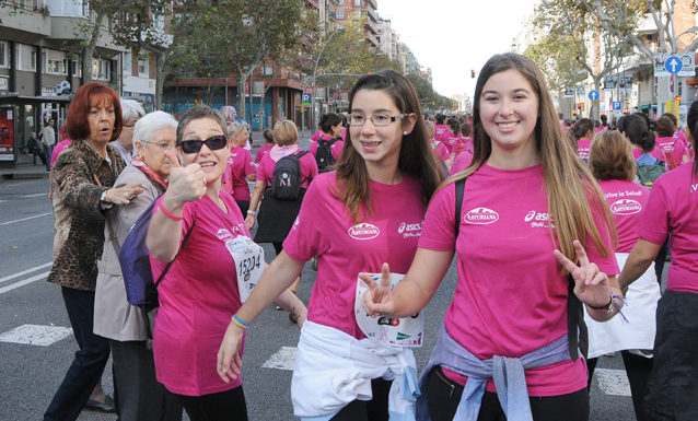 Veïns de la Marina participen a la Cursa de la dona 2013