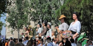 El barri de La Marina es prepara per la seva Festa Major