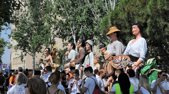 El barri de La Marina es prepara per la seva Festa Major