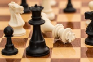 Comencen els tallers setmanals d’escacs per adults al Centre Cívic Casinet d’Hostafrancs