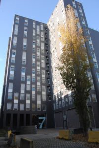 L’Ajuntament compra un bloc de 114 pisos a la Marina del Prat Vermell
