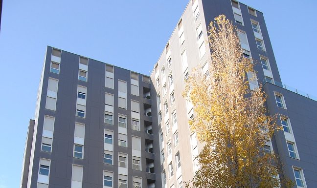 L’Ajuntament compra un bloc de 114 pisos a la Marina del Prat Vermell