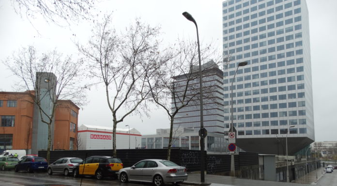 Una immobiliària vol construir un hotel de 4 estrelles i deu plantes al carrer Alts Forns, 40