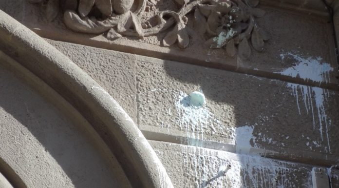 Una manifestació en contra les sentències de l’efecte Can Vies causa desperfectes a la seu del Districte