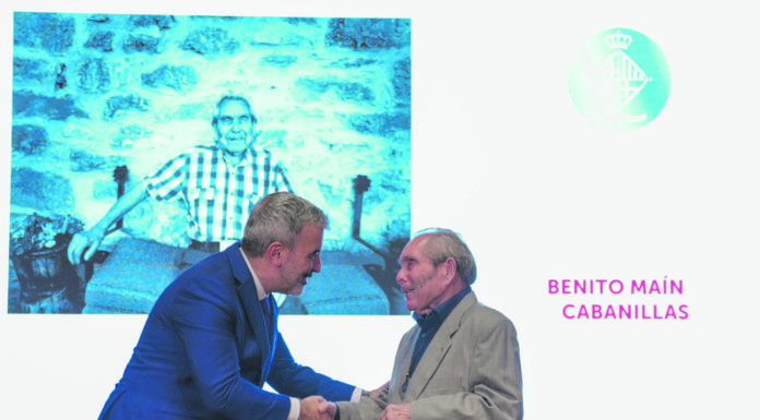 Benito Maín rep la Medalla d’Honor de Barcelona