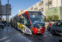 La línia H12 reforça la seva connexió entre la plaça Cerdà i la de Glòries