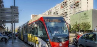 La línia H12 reforça la seva connexió entre la plaça Cerdà i la de Glòries