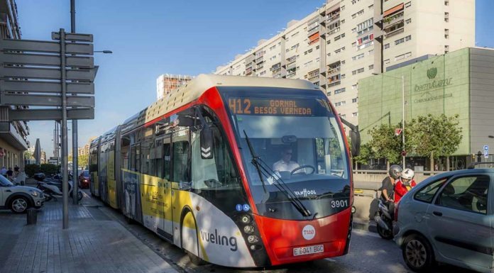 La línia H12 reforça la seva connexió entre la plaça Cerdà i la de Glòries