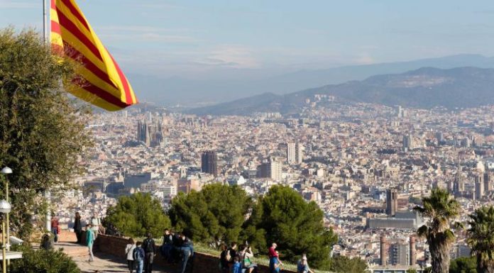Desallotjada l’associació franquista que ocupava part del Castell de Montjuïc