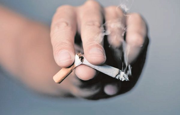 Fumar, una pandèmia amagada a les llars.