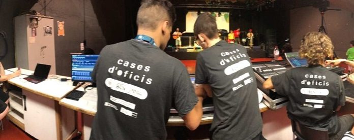 Formació professional més pràctiques pagades pels joves