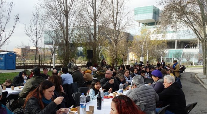 Dinar de benvinguda als veïns del carrer l’Encuny