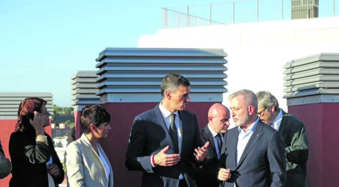 El president Pedro Sánchez i l’alcalde, Jaume Collboni, visiten una promoció d’habitatge públic al Prat Vermell