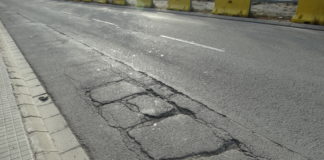 Queixes pels sots del carrer Motor