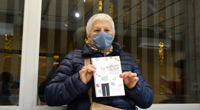 Les mans més sàvies del barri s’uneixen per fer un llibre de receptes tradicionals