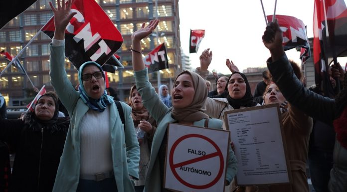 Els treballadors de Servicarne es manifesten en lluita contra la contractació irregular