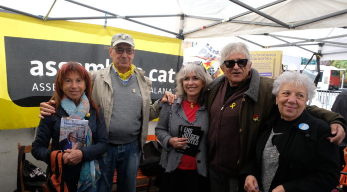 Òmnium Cultural, ANC i Súmate porten “Mirades Republicanes” a la plaça Marina