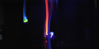 El festival “La llum de la Marina”, gran expectació tot i el temporal