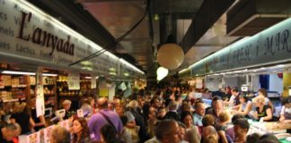 GALERIA FOTOGRÀFICA: Shopping night Mercat de la Marina