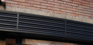 La Farmàcia Estalrich del carrer Mineria, 12 ha sigut la guanyadora de la segona edició del concurs d’aparadors de Carnestoltes 2016