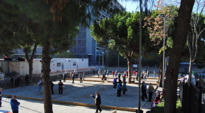 El barri de Sant Cristòfol celebra la inauguració de les noves pistes del club de petanca
