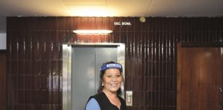 “Ara molta gent ha après a reconèixer la feina de la Senyora de la Neteja, i n’estic molt orgullosa”